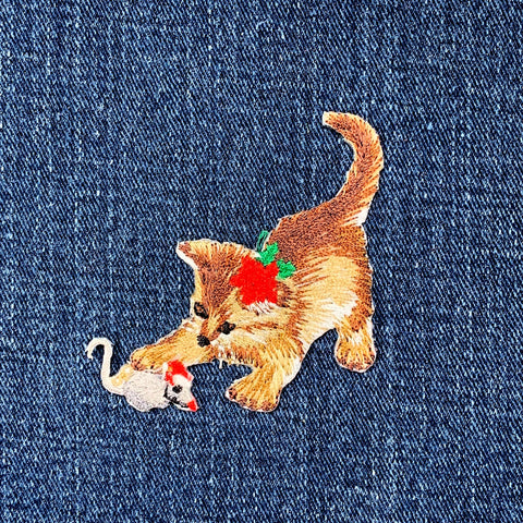 Christmas Kitten & Mouse Applique Patch - Embroidered Cat Badge 2.5" (Iron On)